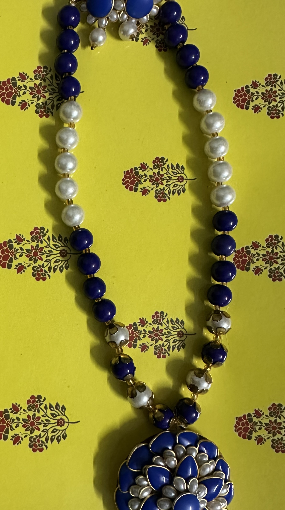 Single Necklace with multi color bids