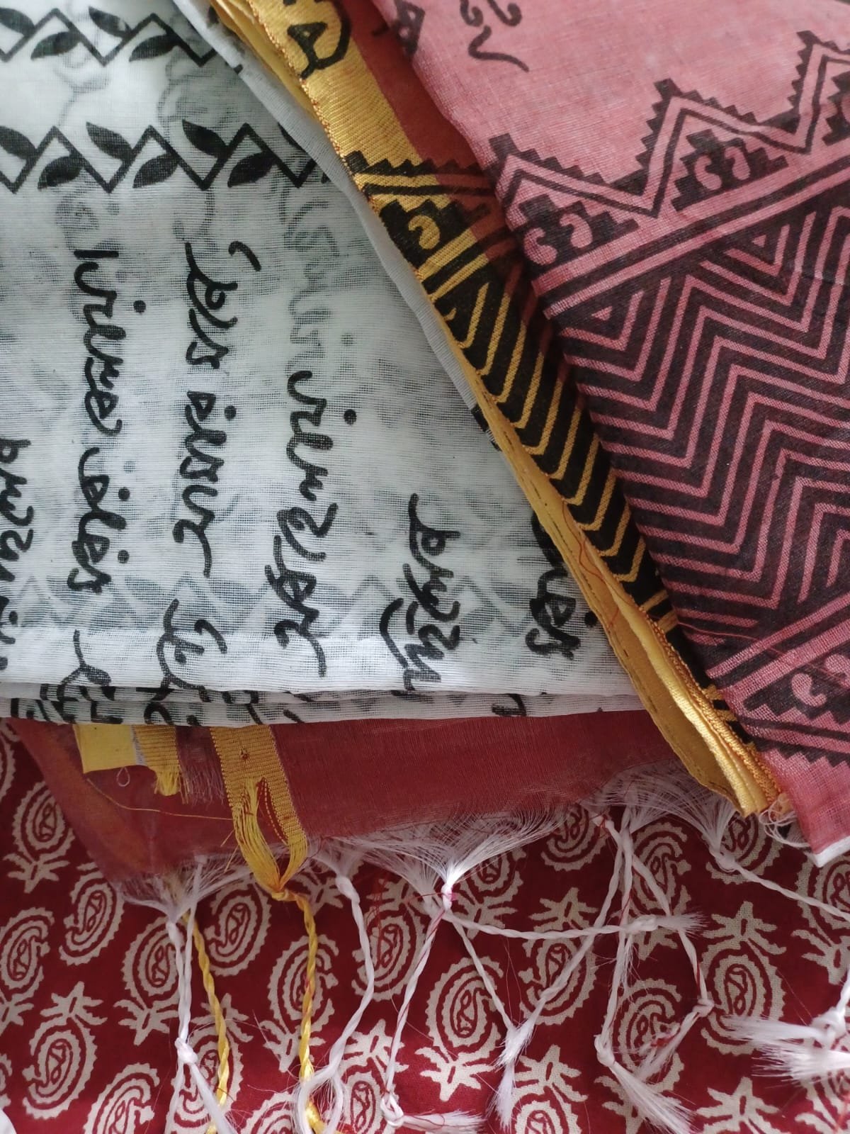 Shantiniketan Script Saree Mixed color