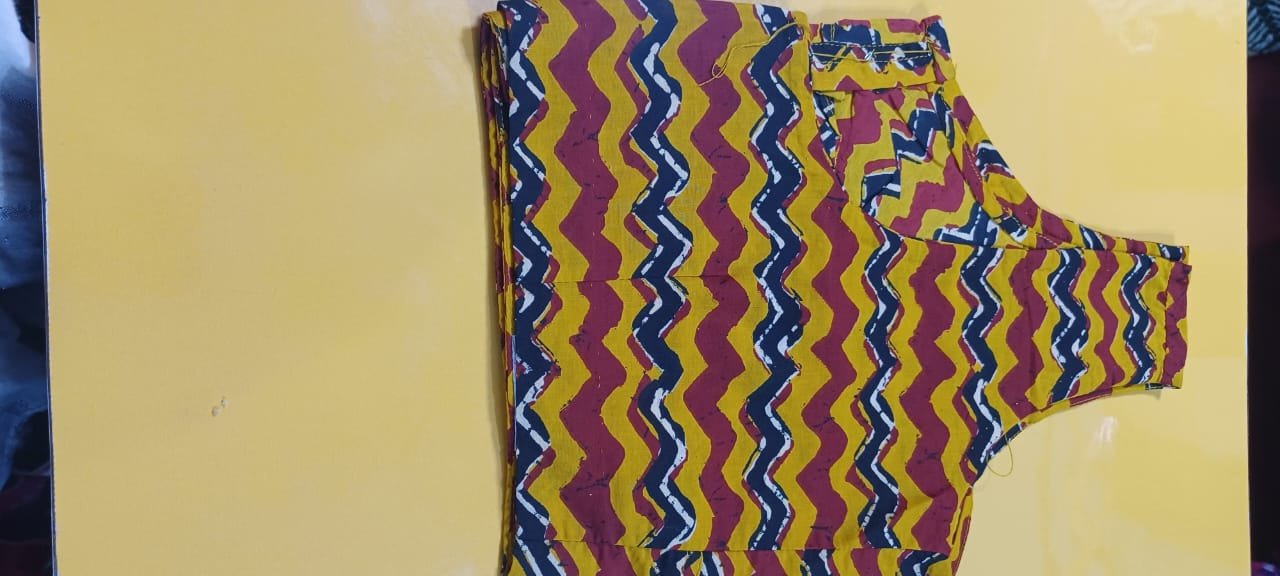 Sleeveless Cotton printed blouse